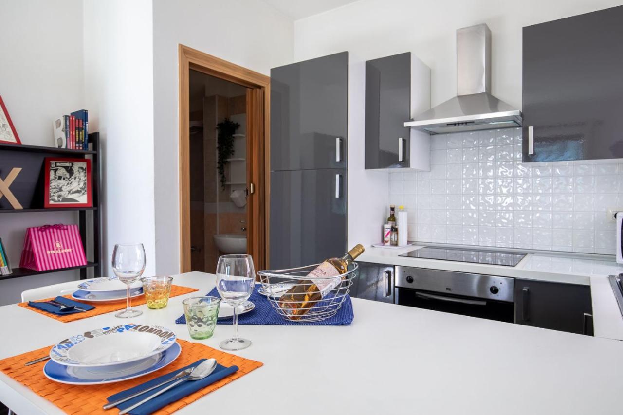 Romantico Open Space A 3Min Dalla Spiaggia - Homeunity Римини Экстерьер фото